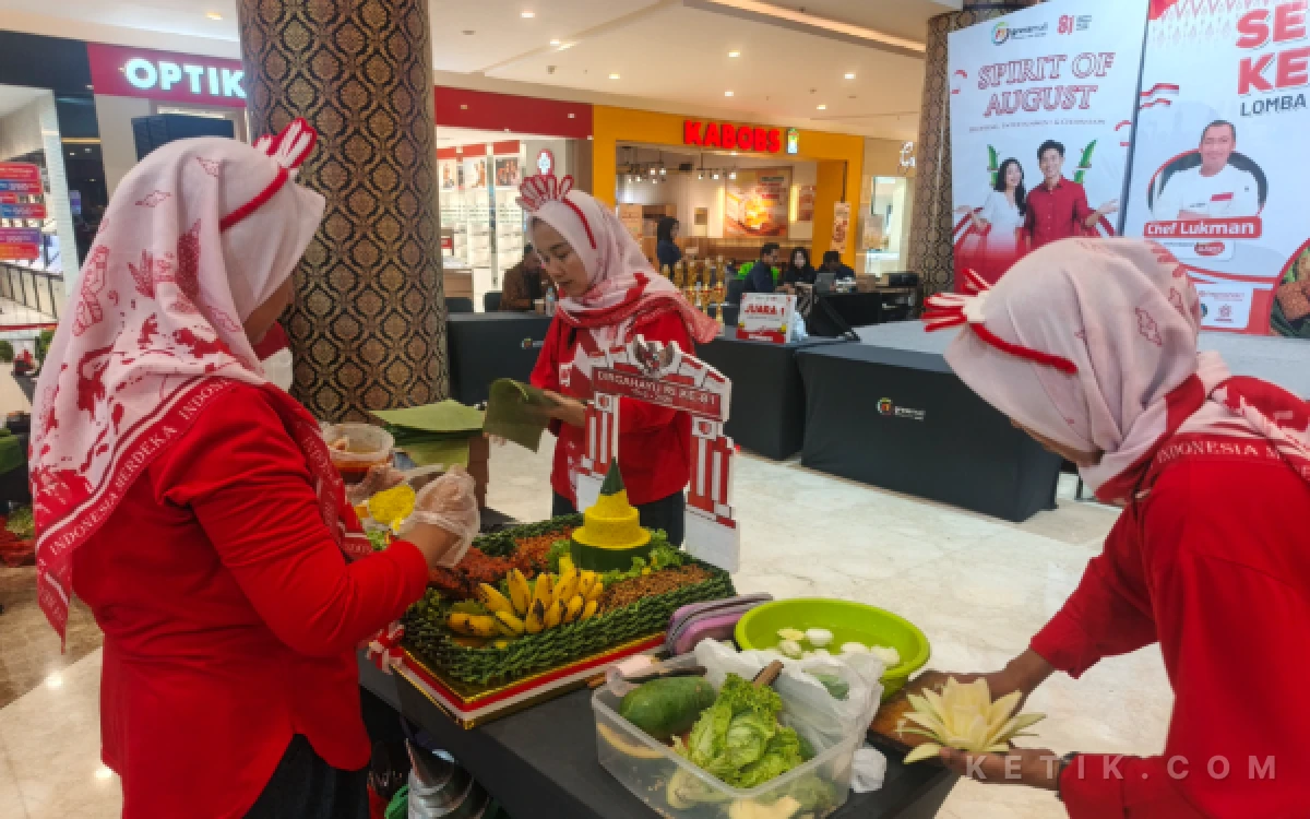 Foto Lomba Menghias Tumpeng Ibu-Ibu di Gressmall Gresik, Selasa, 04 Agustus 2026 (Foto: Daniel Andayawan/Ketik.com