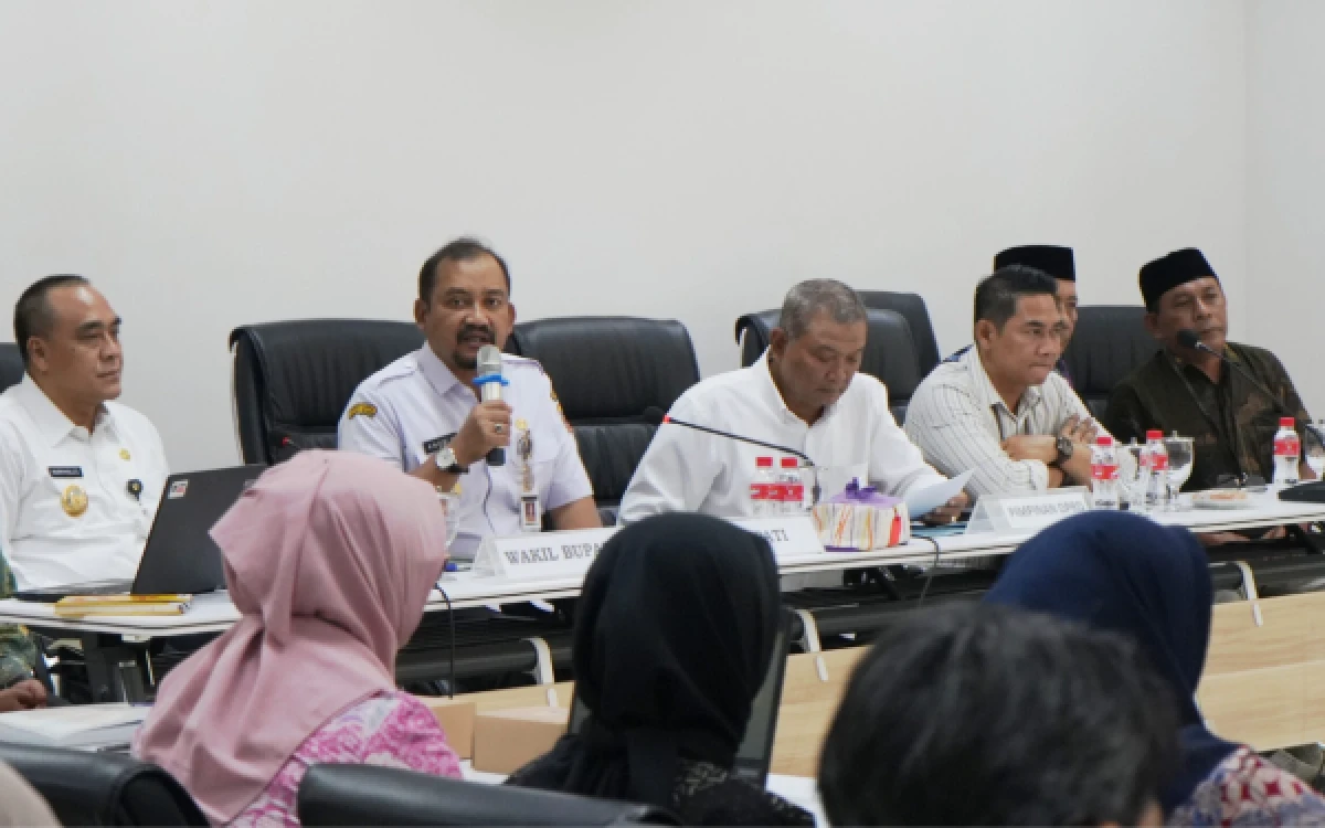 Thumbnail Berita - Bupati Anom Tekankan Tata Kelola Pokir DPRD Pemalang Harus Transparan dan Tepat Sasaran