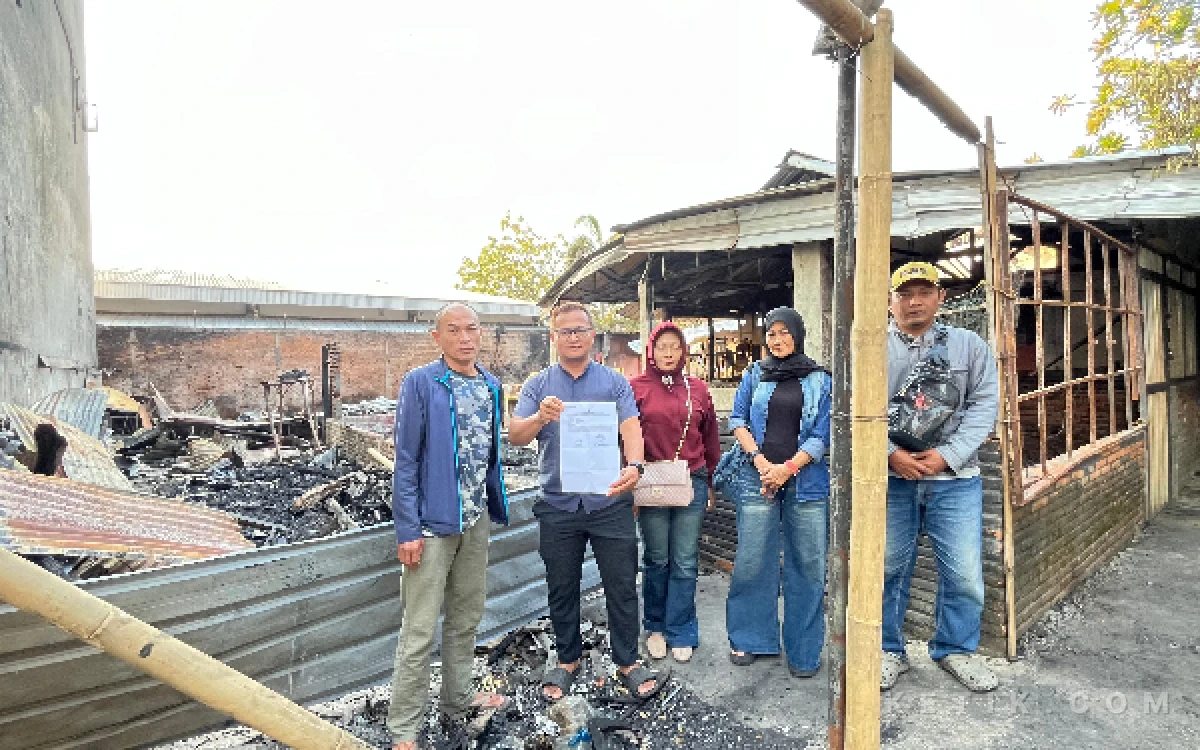 Thumbnail Berita - Duga Penyebab Kebakaran Sawojajar Akibat Kelalaian, Para Pemilik Kios Minta Kepolisian Usut Tuntas dan Ganti Rugi