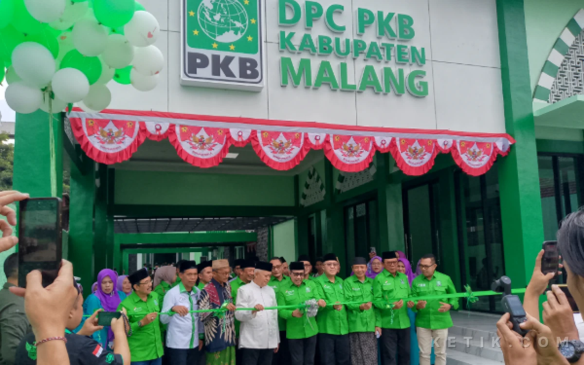 Thumbnail Berita - Dihadiri Bupati Sanusi, Gus Halim Resmikan Graha Gus Dur dan Masjid Al Iskandariyah DPC PKB Kabupaten Malang