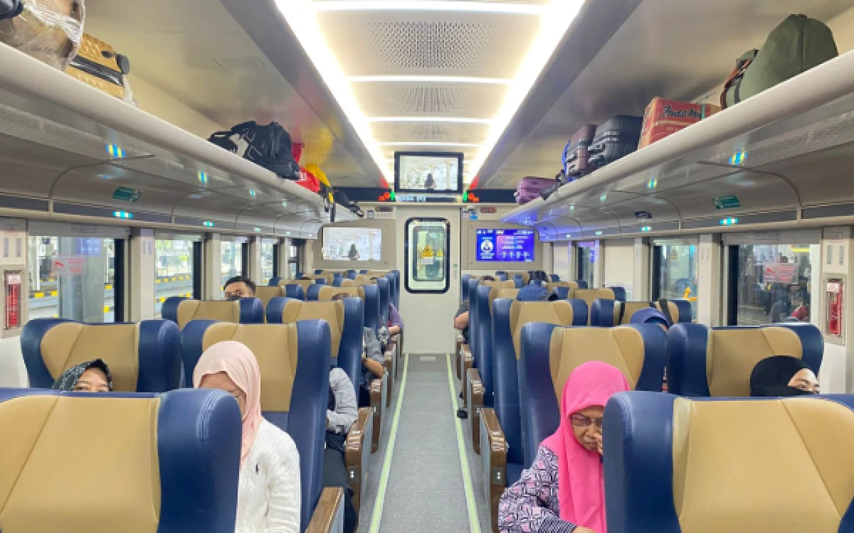 Thumbnail Berita - Selama April 2026, KAI Daop 8 Surabaya Layani Hampir Sejuta Pelanggan
