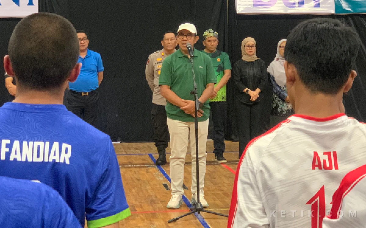 Thumbnail Berita - Meriahkan HUT ke-25 Kota Batu, 42 Tim Futsal Pelajar Berebut Piala M Hasanuddin Wahid