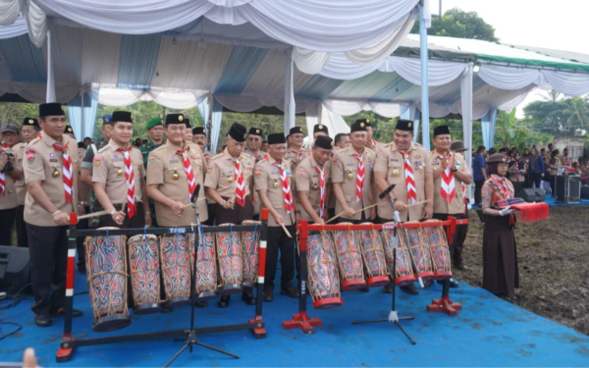 Thumbnail Berita - Beri Dukungan Generasi Muda, Wabup Asahan Hadiri Pembukaan Jambore Daerah XI Gerakan Pramuka Sumut 2026