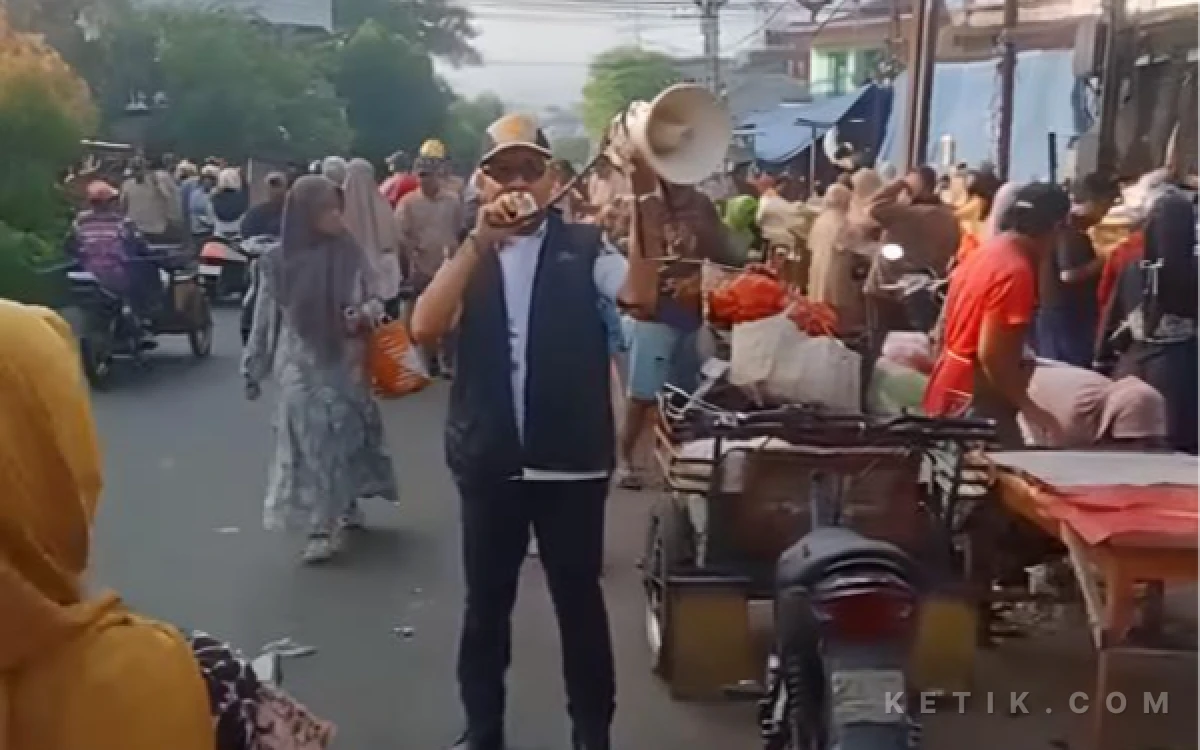 Thumbnail Berita - Pulihkan Fungsi Jalan, Dishub Kota Malang Tertibkan Pasar Kebalen dan Soroti Budaya Drive Thru