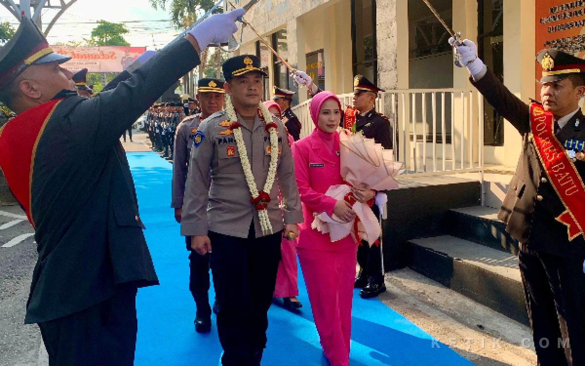 Thumbnail Berita - Resmi Jabat Kapolres Batu, AKBP Panji Gedhe Prabawa Fokus Tingkatkan Keamanan Kawasan Wisata