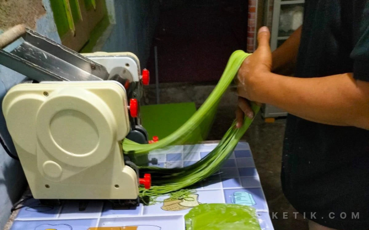 Thumbnail Berita - Dampak Pemadaman Listrik di Pekalongan, UMKM Merugi hingga Kehilangan Kepercayaan Pelanggan