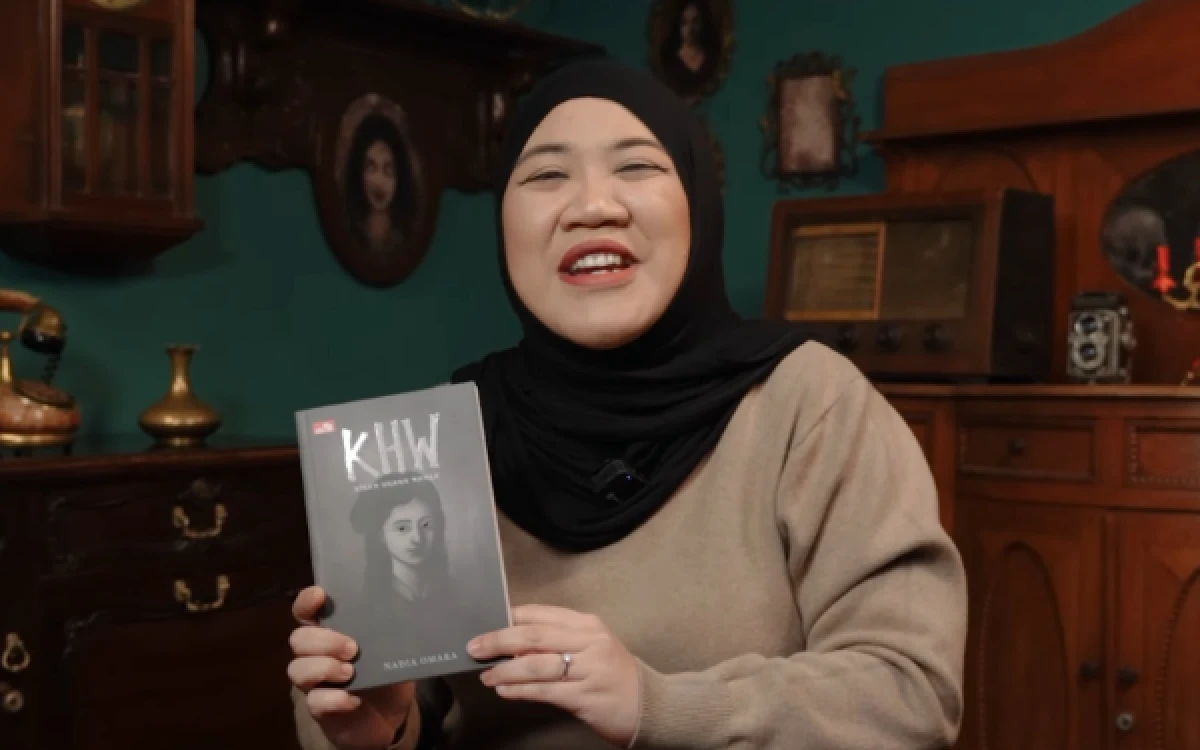 Thumbnail Berita - Nadia Omara Rilis Buku 'Kisah Horor Wawak', 13 Cerita Ini Belum Pernah Ada di YouTube