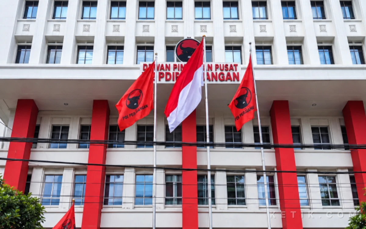 Thumbnail Berita - PDIP Pecat Bupati Klaten Hamenang, Korupsi Tak Ada Tempat di Partai