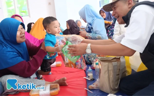 Thumbnail Kadin Sidoarjo Peduli Korban Banjir Kedungbanteng, Warga Sukacita Terima Bantuan