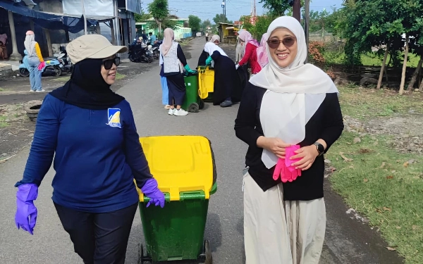 Bangun Kesadaran Warga, Ning Hani Dorong Pantai Khanoman Jadi Destinasi Bersih