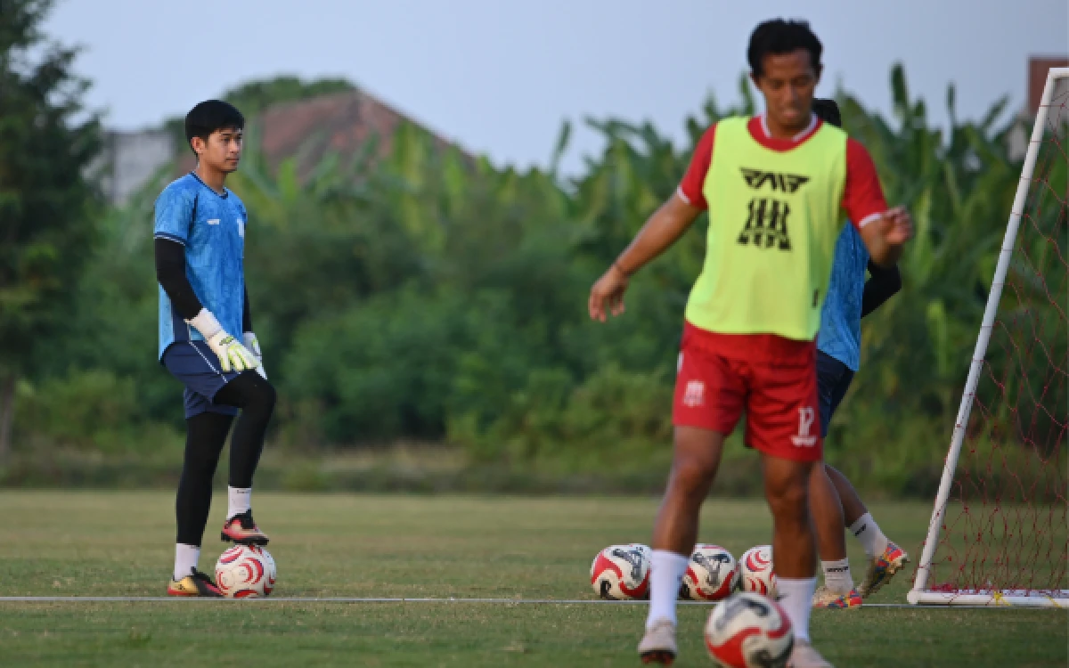 Thumbnail Berita - Deltras FC Siap Hadapi Kendal Tornado FC, Leonard Tupamahu Sebut Timnya Underdog
