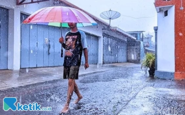 Thumbnail BMKG: Hujan Ringan sampai Lebat Guyur Indonesia, Senin 3 Februari