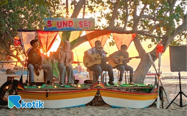 Thumbnail Sound Set Pasir Putih Situbondo! Datang dan Rasakan Sensasi Sunset, Musik serta UMKM dalam Satu Pantai