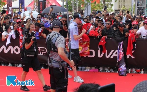Thumbnail Berita - [Foto] Hero Walk Pembalap MotoGP Mandalika Heboh!