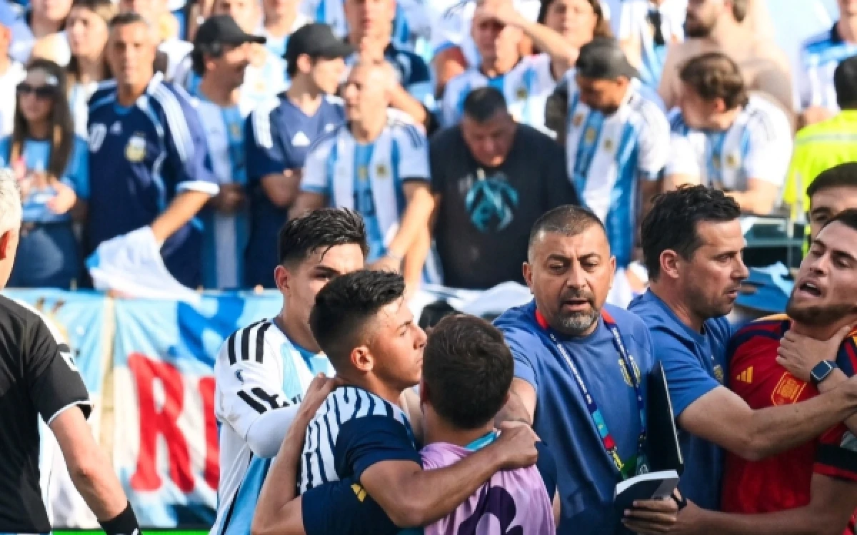 Thumbnail Berita - FIFA Buka Penyelidikan Keributan Argentina vs Spanyol di Final Piala Dunia 2026