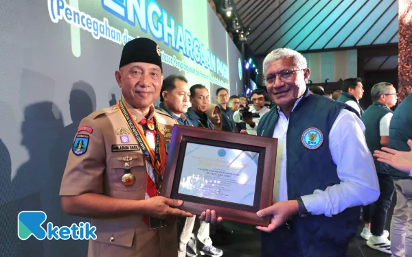 Thumbnail Berita - Berawal Pramuka Sebagai Duta Narkoba, BNN Ganjar Penghargaan untuk Kwarda Jatim di Peringatan HANI 2025