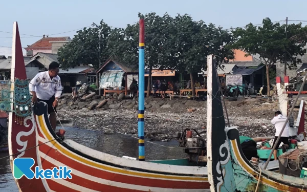 Thumbnail Berita - KSOP Panarukan Situbondo Mudahkan Nelayan dengan E-Pas Kecil Gratis, Ini Caranya!