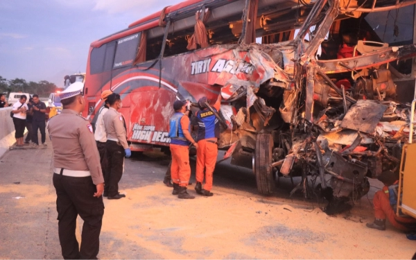 Thumbnail Polres Malang Buka Crisis Center Kecelakaan Tol Pandaan-Malang