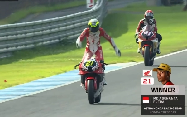 Adenanta Terdepan di Jepang! Selebrasi ala Pacu Jalur Bawa Merah Putih Berkibar di Podium ARRC