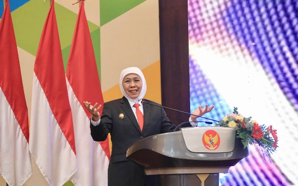 Thumbnail Berita - Khofifah: Semoga Madura Mart "Pintunya Rusak", Biar Buka Terus