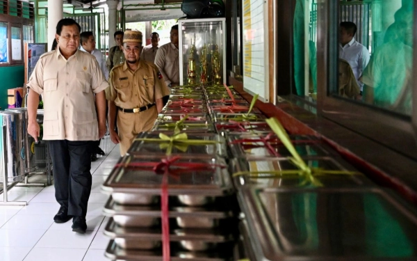 Thumbnail Berita - Pertama dalam Sejarah! APBN Bisa Dirasakan Nyata Rakyat Melalui Makan Bergizi Gratis