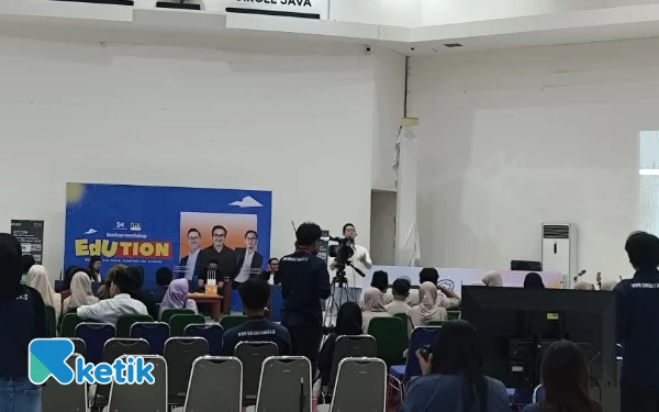 Jadi 'Tamparan' Bagi Anak Muda, Surabaya Muda Media Stikosa-AWS Ajak Anak Panti Menembus Batas