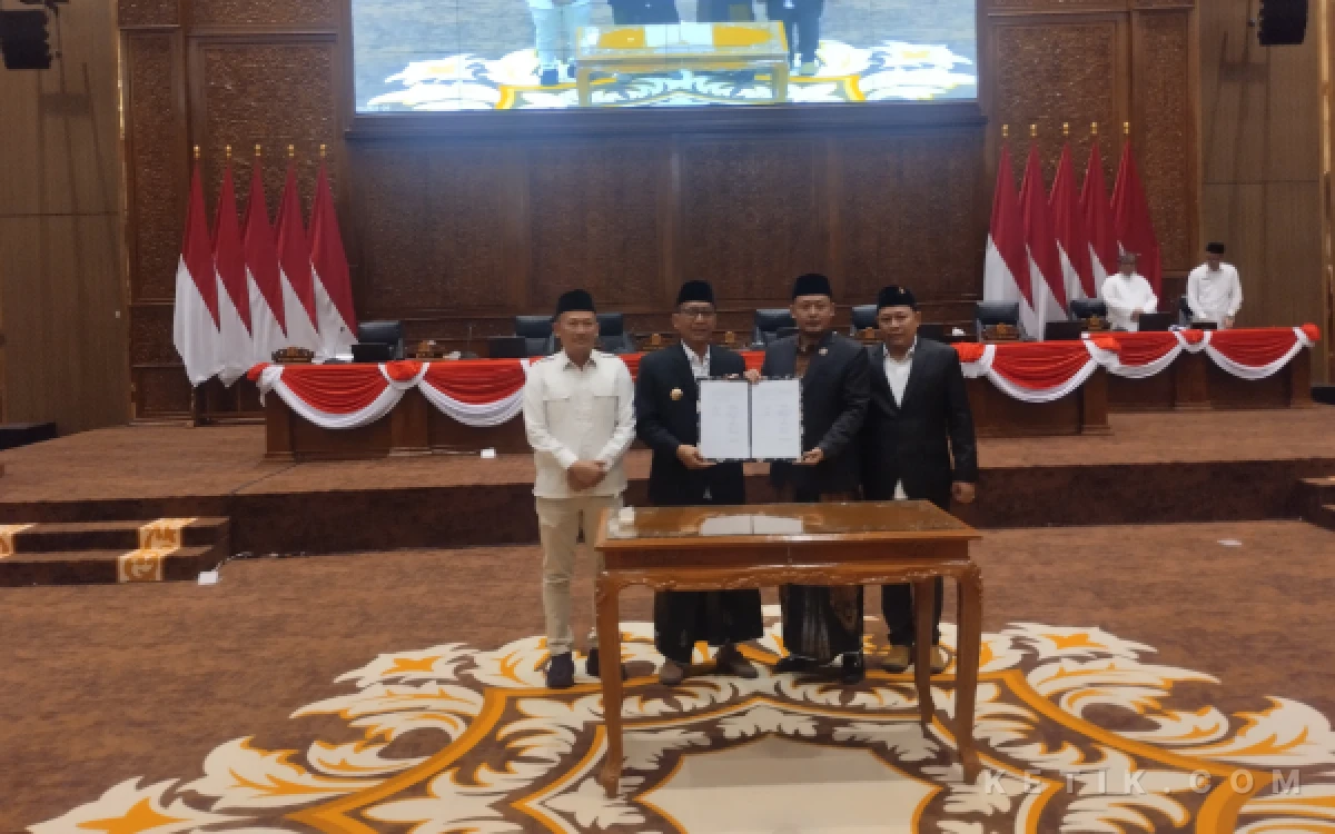 Thumbnail Berita - DPRD Bojonegoro Bahas RAPBD 2027, Defisit Anggaran Diproyeksikan Rp594,88 Miliar