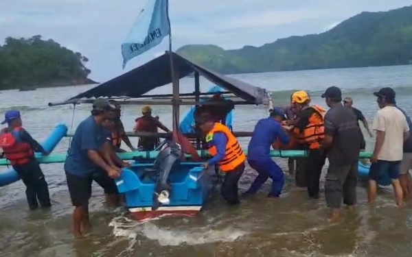 Thumbnail Mancing di Pantai Lenggoksono, Warga Dampit Malang Tewas Terseret Ombak