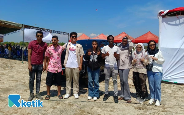 Viral! Turis Asing Kompak Bilang "I Love Situbondo",  Apa Saja Istimewanya?