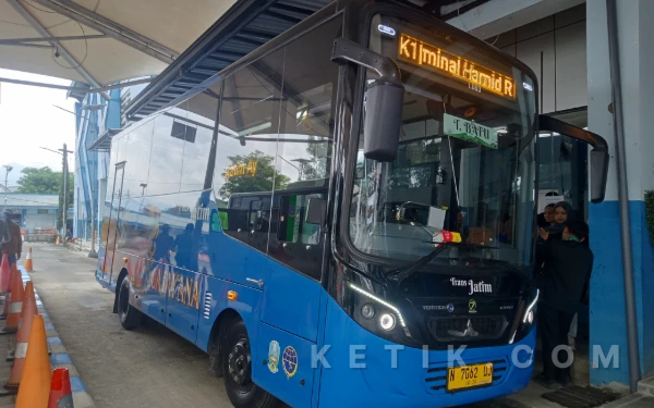 Thumbnail Berita - Lebih Mudah dan Hemat, TransJatim Jadi Tren Baru Wisatawan Menuju Kota Batu