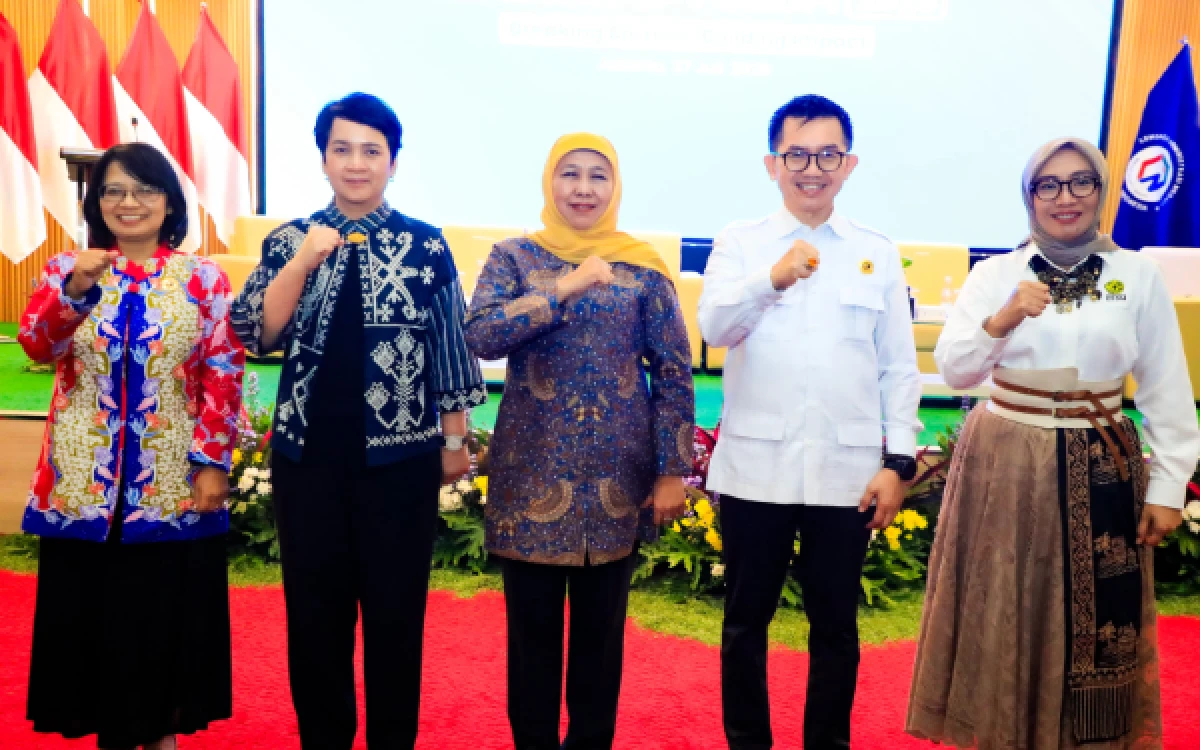 Thumbnail Berita - Khofifah Dorong Kolaborasi Perempuan untuk Atasi Tantangan Pembangunan