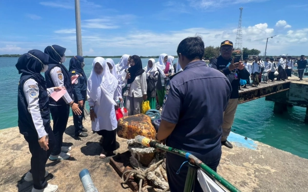 KN Masalembo Angkut Arus Balik Santri dari Raas menuju Pelabuhan Jangkar Situbondo