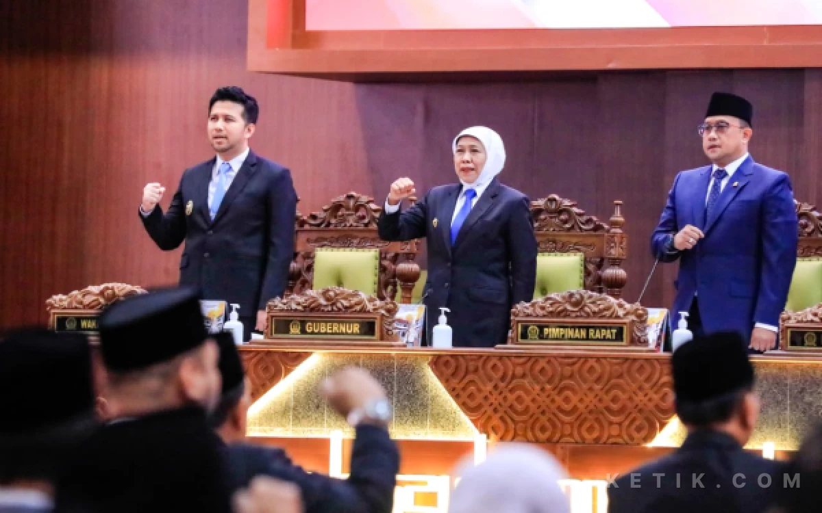 Thumbnail Berita - Gubernur Khofifah Sampaikan Nota Keuangan Pertanggungjawaban Pelaksanaan APBD Jatim Tahun Anggaran 2025