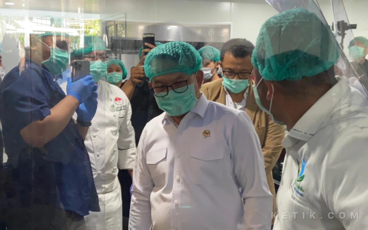 Thumbnail Berita - Usai Tinjau Dapur SPPG Sawojajar Kota Malang, Kepala KSP Dudung Yakin Tak Ada Keracunan MBG