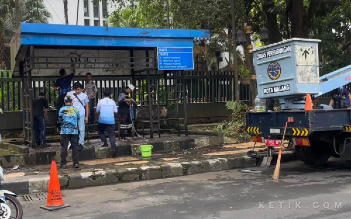 Thumbnail Berita - Dishub Kota Malang Bersih-Bersih Halte Tiap Senin, Minta Masyarakat Tak Lakukan Vandalisme