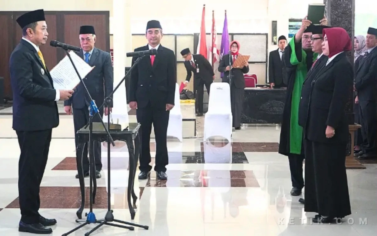 Thumbnail Berita - Bupati Bondowoso Abdul Hamid Tegaskan Kepala Sekolah Bukan Sekadar Administrator: Wajib Dongkrak Mutu Pendidikan