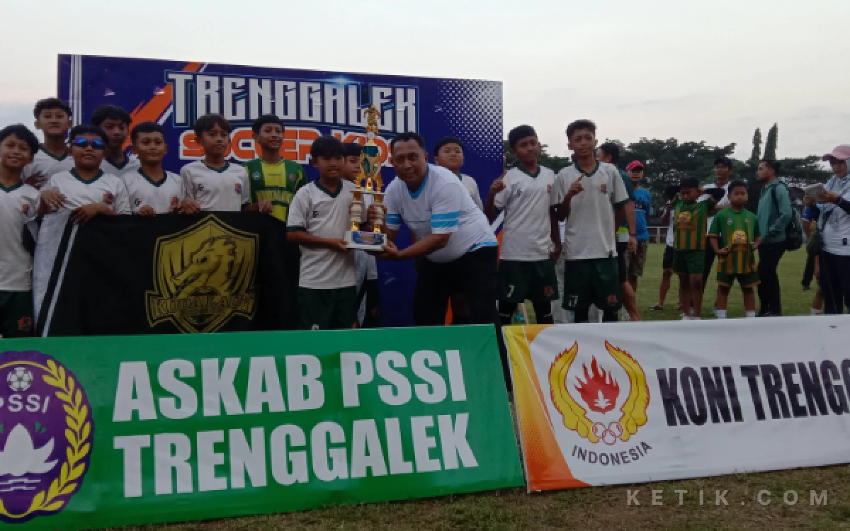 Thumbnail Berita - SSB Kuda Laut Panggul Rajai Trenggalek Soccer Kids, Raih Double Winner