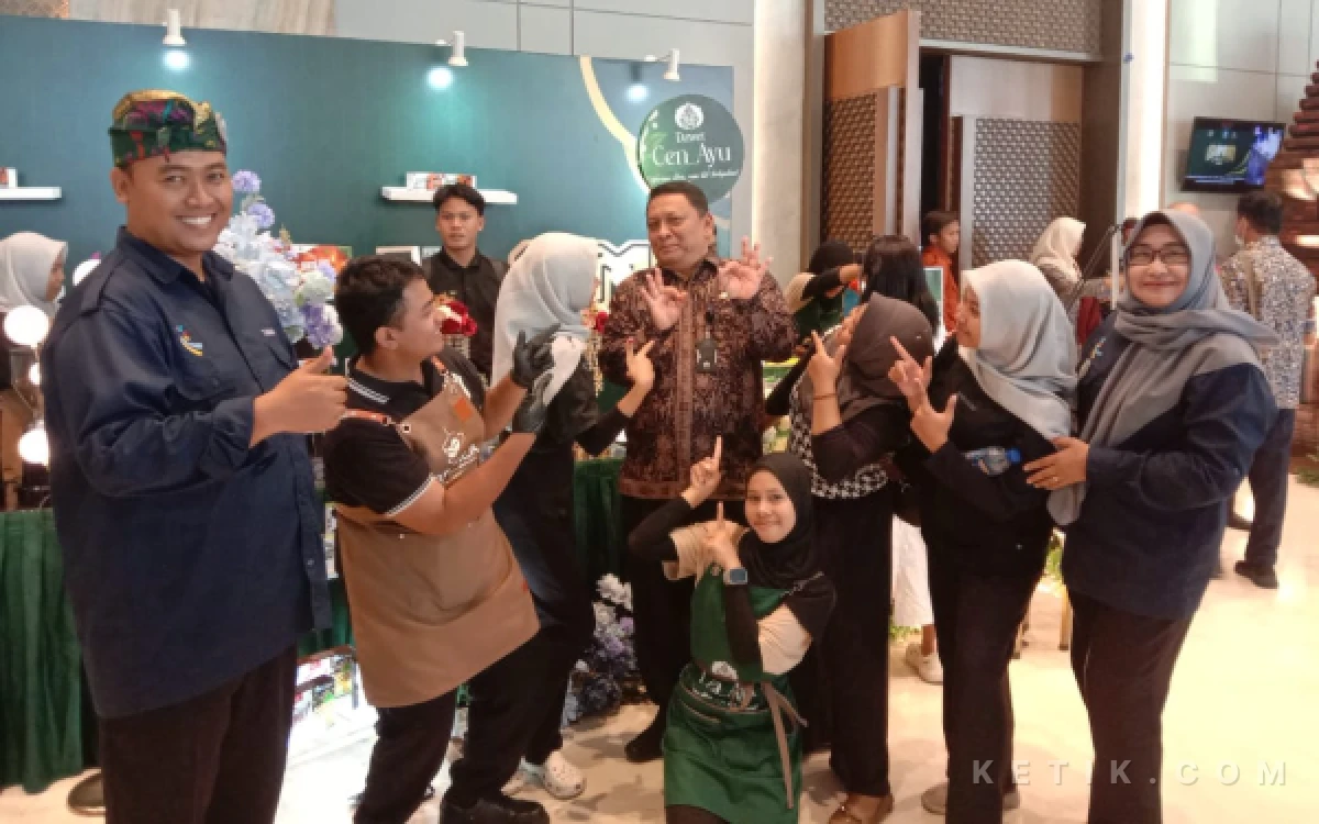 Thumbnail Berita - Dari Ide Menjadi Identitas, Kisah Kreatif Dibalik Nama Produk DT Pastry Bakery SMAGONTA Pasuruan