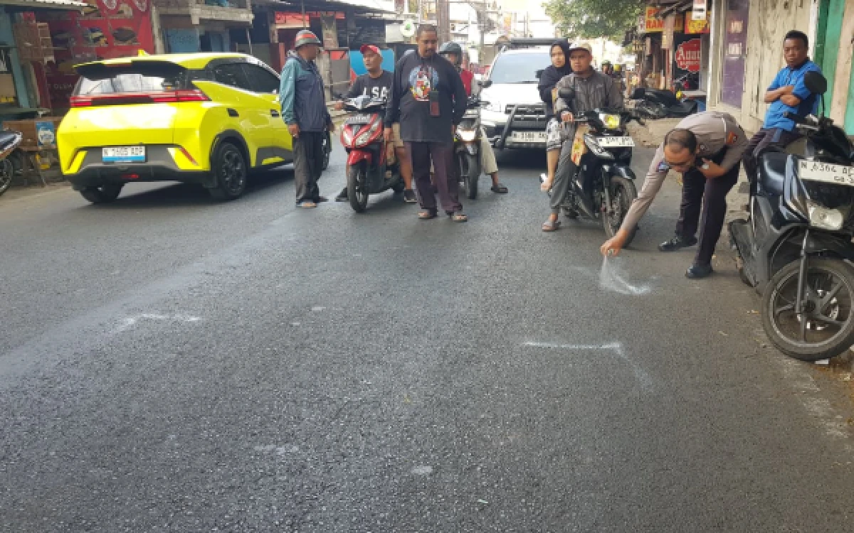 Thumbnail Berita - Gagal Menyalip Truk Tangki dari Sisi Kiri, Pengendara Motor di Kota Malang Alami Patah Tulang