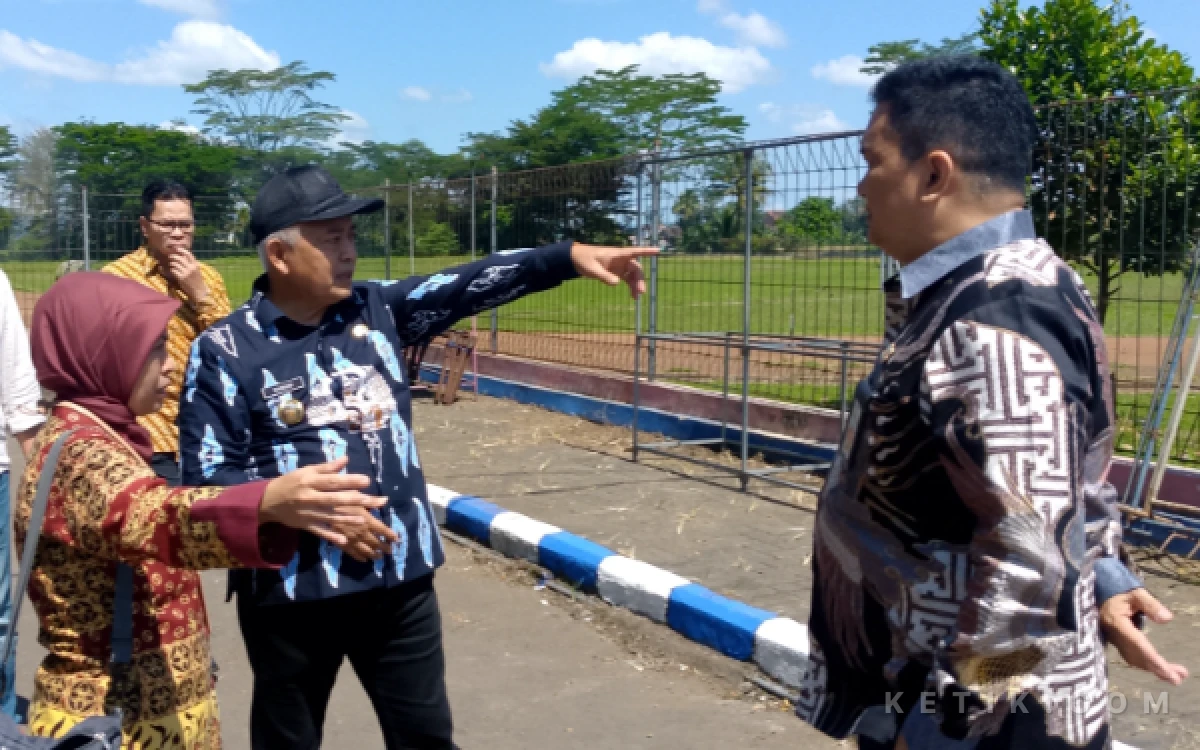 Thumbnail Berita - Ngotot Bangun Alun-Alun Kepanjen di Belakang Kantor Bupati Malang, Aktivis Soroti Lahan Milik Bos Rokok ‎