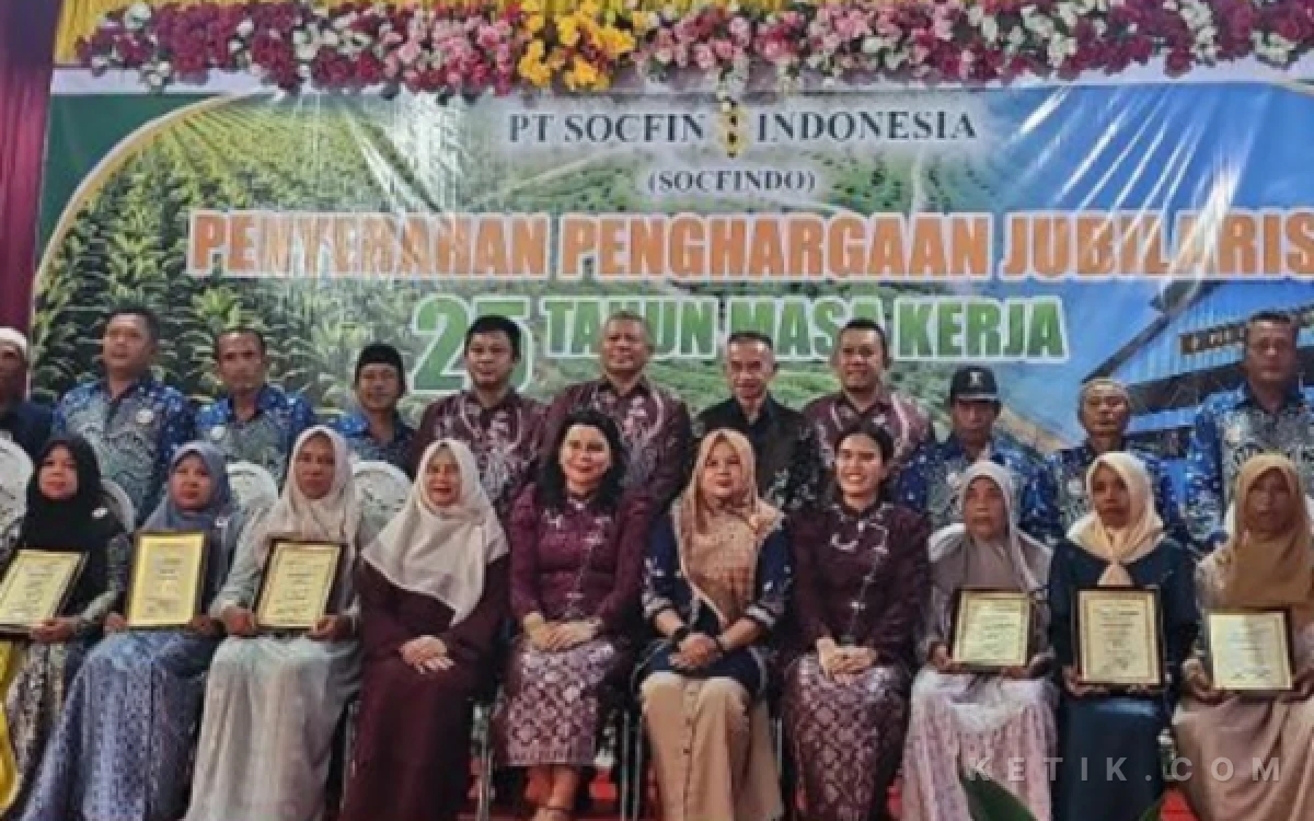 Thumbnail Berita - Karyawan PT Socfindo Penerima Penghargaan Jubelaris di Aceh SingkilDiganjar Piagam dan Bonus Gaji 2 Bulan