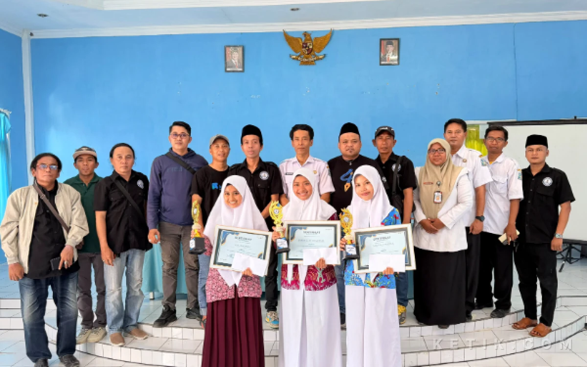Thumbnail Berita - PJS Sukses Gelar Lomba Puisi SMA/SMK Se-Sampang, Dorong Literasi dan Kreativitas Pelajar