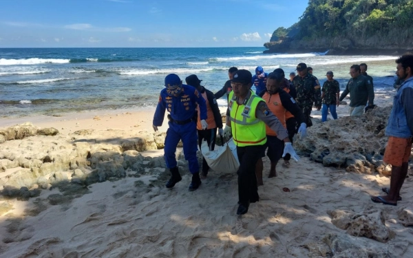 Thumbnail Berita - 4 Nelayan NTB Dihantam Ombak Saat Cari Ikan di Perairan Malang Selatan, 2 Tewas