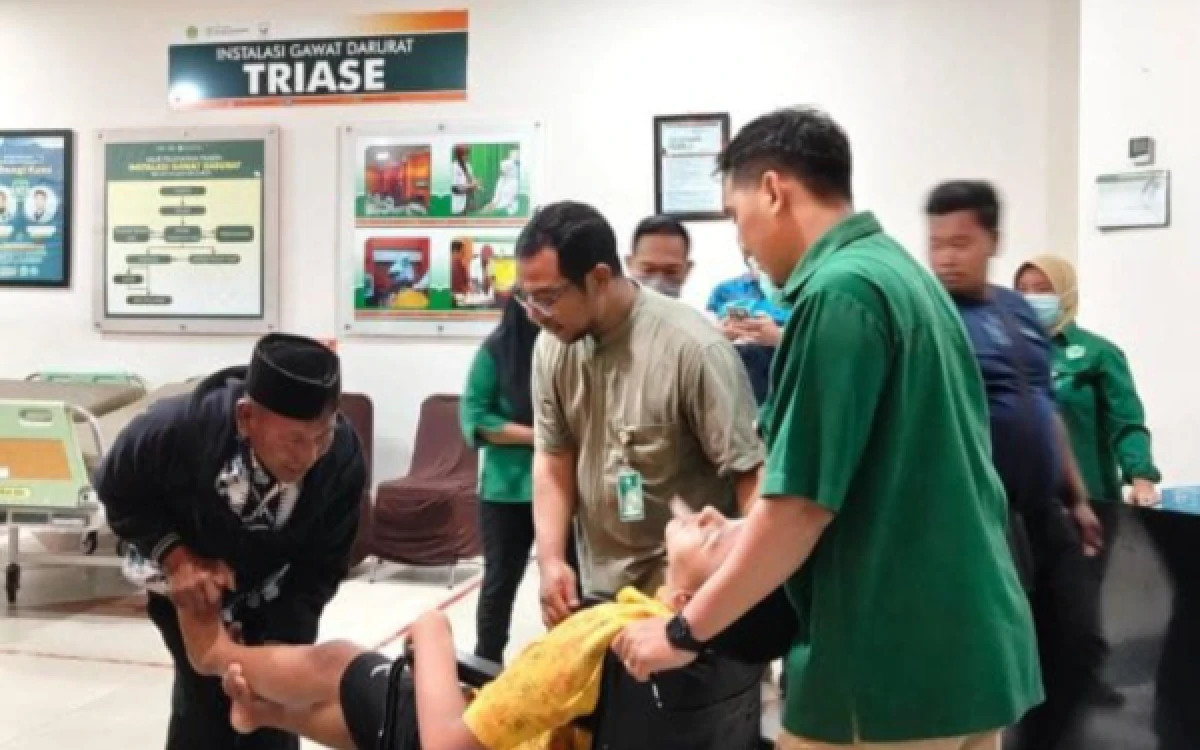Thumbnail Berita - Di Sidoarjo Santri Keracunan sampai 400-an Anak, Tidak Ada Yang Meninggal