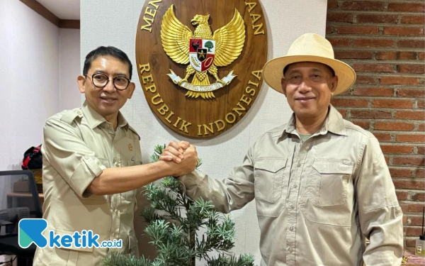 Thumbnail Berita - Arum Sabil Ketua Kwarda Jatim Empat Mata Bersama Menteri Kebudayaan Fadli Zon, Bahas Apa?