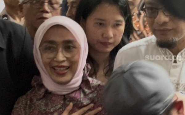 Thumbnail Berita - Bebas dari Tahanan KPK, Ira Puspadewi Eks Dirut ASDP Ucapkan Terima Kasih ke Presiden dan Netizen