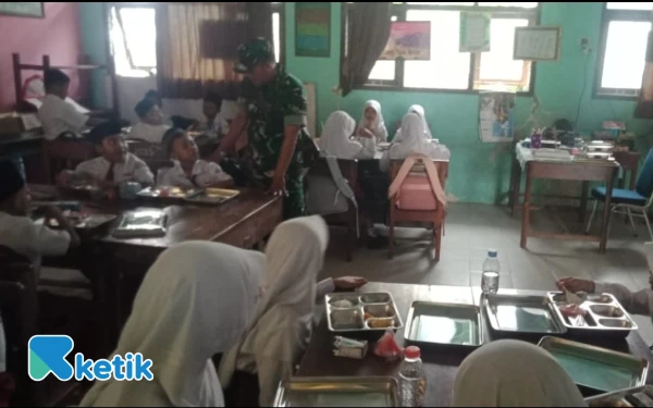 Thumbnail Berita - Hari Pertama Masak, SPPG Penidon II Plumpang Tuban Distribusikan 1136 Porsi MBG