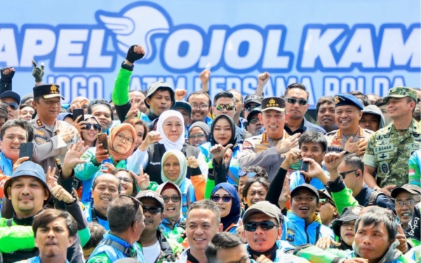 Kapolri Pimpin Apel Bersama 4.425 Ojol Jogo Jatim, Gubernur Khofifah Apresiasi Sinergi Polisi - Ojol