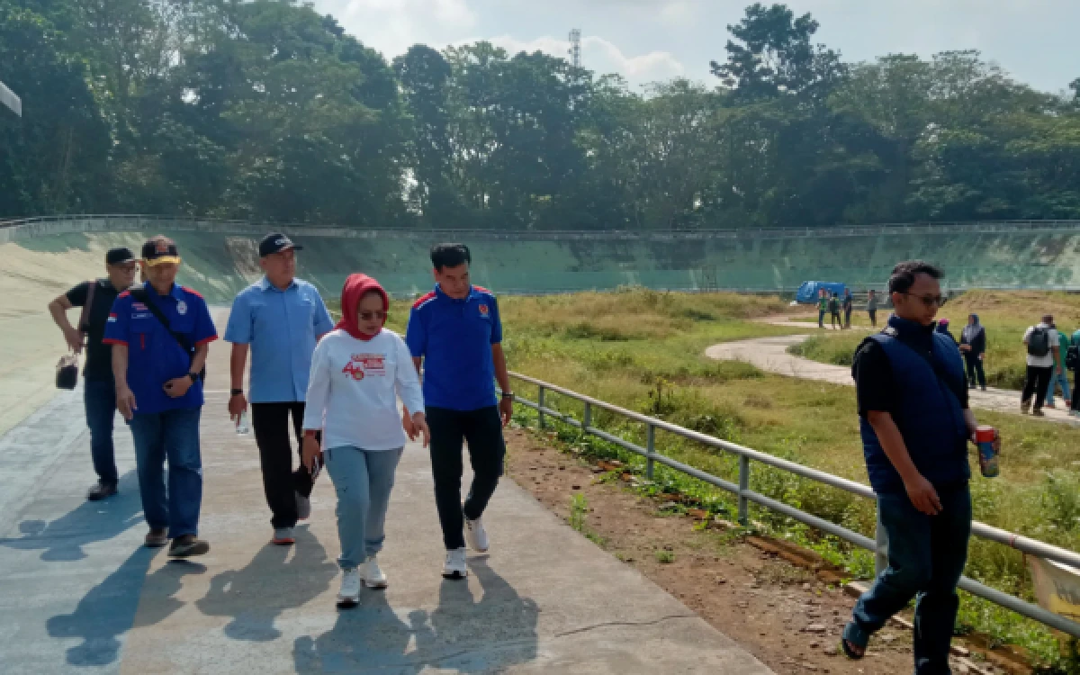 Thumbnail Berita - Jelang Piala Gubernur, Komisi E DPRD Jatim Desak Percepatan Perbaikan Velodrome Kota Malang