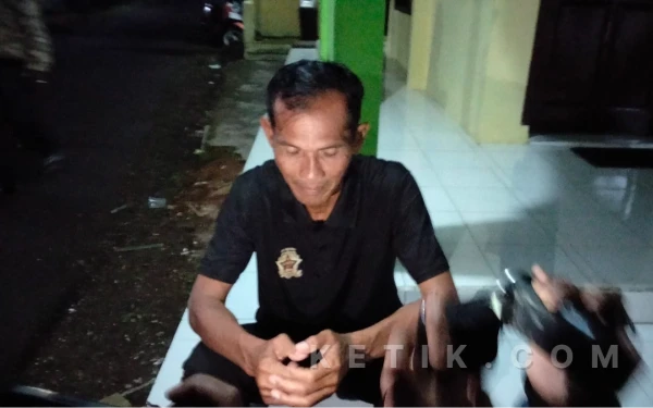 Ini Kronologi Wafatnya Asisten Pelatih Arema FC Kuncoro, Sempat Minum Sebelum Ambruk di Bench